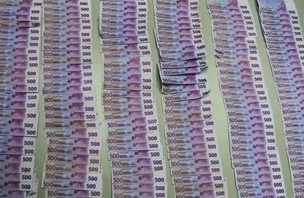 Danes sta začeli veljati noveli zakona o pomoči za reševanje in prestrukturiranje gospodarskih družb v težavah in zakona o prevzemih