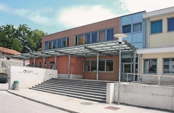 V sežanski osnovni šoli so že 10. junija glasovali o novem ravnatelju. Učitelji so za izid glasovanja izvedeli zelo hitro, starši pa šele včeraj.