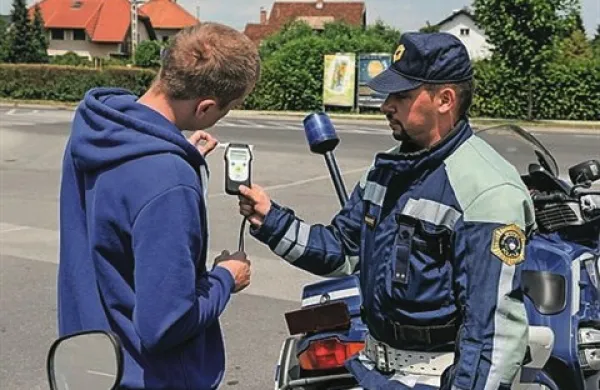 Policisti bodo po vsej državi od petka do vključno nedelje poostreno nadzirali motoriste na cestah