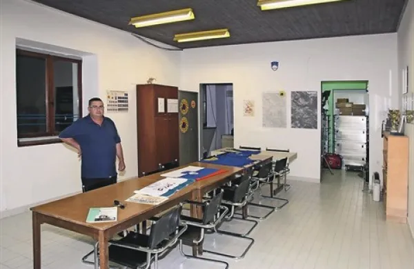 Poveljnik Civilne zaščite Divača Matej Bezeljak v novih poslovnih prostorih 
