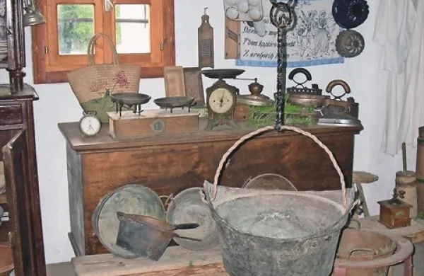 Stari predmeti iz kuhinje