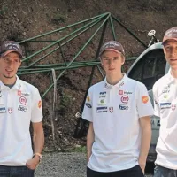 Jaka Hvala (v sredini) z Robertom Kranjcem (levo) in Jurijem Tepešem optimistično pričakuje novo sezono