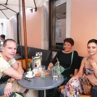 Izdelovalca Živa Voga in Saša Rojak, v sredini je Nevenka Gregorčič iz CKŠP