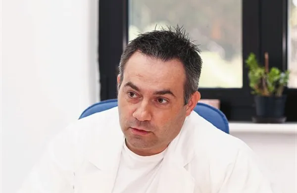 Danijel Bešič Loredan: “Ne zdi se mi prav, da imajo nekatere vrste operacij (gre za operacije kolka in kolena) prednost pred drugimi (pred operacijami hrbtenice in stopala).”
