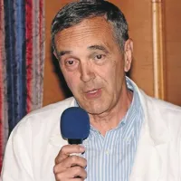 Radoslav Marčan: “Vzrok za to, da opravimo več operacij kolka in kolena, je  v prostorski stiski. Za operacije hrbtenice in stopala bi nujno potrebovali še eno operacijsko dvorano.”