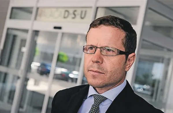Darko Majhenič, ki med drugim kandidira za vodjo NPU, je pojasnil, da je ovadeni skupino Hypo oškodoval za 2.45 milijona evrov