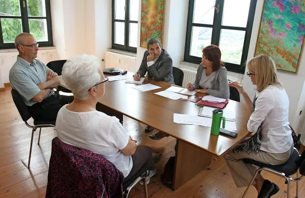 Naknadno vrednotenja Pilotnega projekta Kras je potekalo tudi z intervjuji s predstavniki različnih interesnih skupin - na fotografiji sta Jožef in Marija Švagelj iz Štanjela (na levi)
