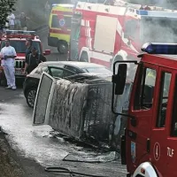 Vozili sta po trčenju zagoreli