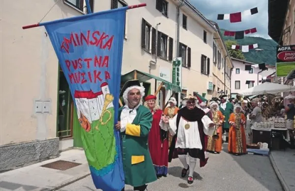 Tminska puntarska muzika je kot dolgoletni soustvarjalec tolminskega pusta prva opozarjala na turistični pomen obujanja spomina na čas velikega  punta