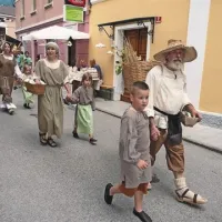 Lojze Beguš (v ospredju z desne) je  izumil puntarski čaj z množico znanih in skrivnostnih zelišč