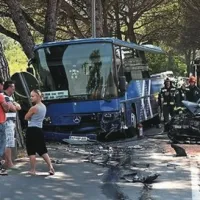 Z avtomobilom v avtobus