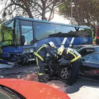Z avtomobilom v avtobus