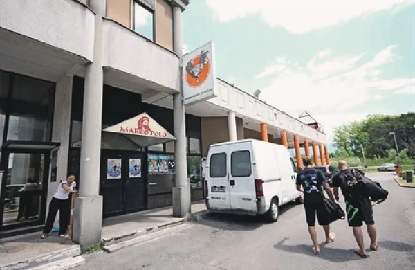 Mestna občina bi odkupila Lozejev delež in postala edina lastnica nekdanje diskoteke. Se bo ta vrnila ali bo prostor dobila mladina, še ni jasno ... 