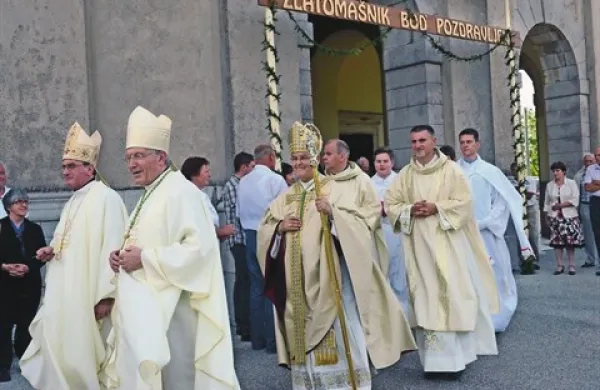  Upokojeni koprski škof Metod Pirih je praznoval petdeset let mašništva