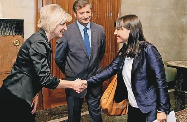Minister za zunanje zadeve Karel Erjavec je danes v Ljubljani gostil predsednico dežele Furlanija-Julijska krajina (FJK) Deboro Serracchiani
