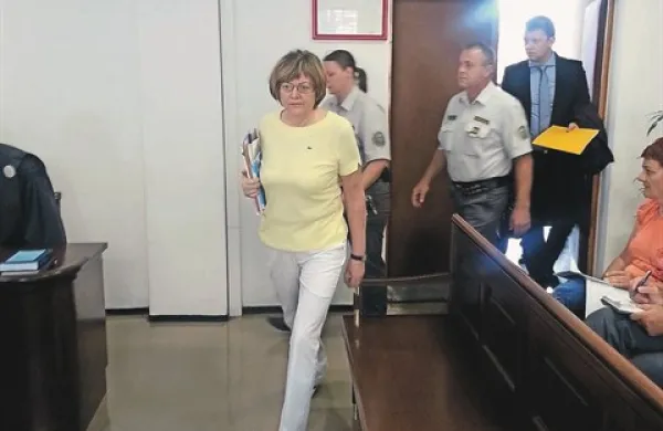 Sodnica je Hildi Tovšak izrekla enotno kazen sedem let in pol zapora