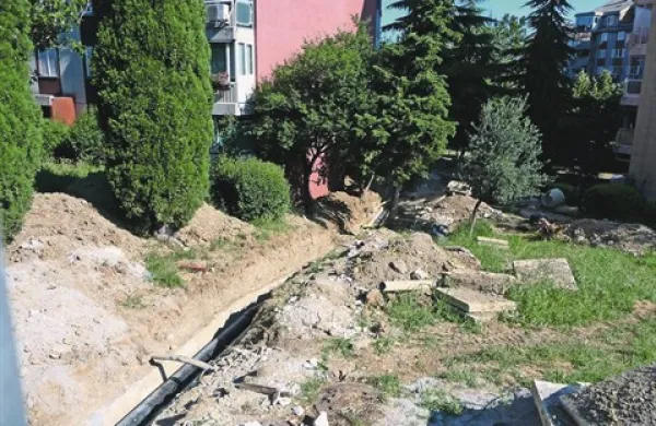 Do konca meseca bodo  obnovili   470 metrov vročevoda na Krožni  cesti in Ulici Vena Pilona