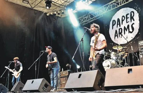 Na prvi festivalski dan so občinstvo ogrevali tudi avstraslki melodični punkerji Paper Arms  