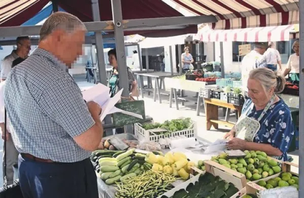 Danes  so branjevke in branjevce na  koprski tržnici ponovno obiskali inšpektorji