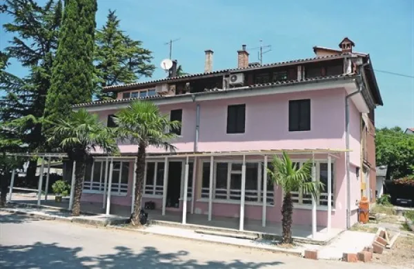 V nekdanji gostilni v Seči bodo kmalu odprli trgovino s ponudbo sicilijanskih izdelkov