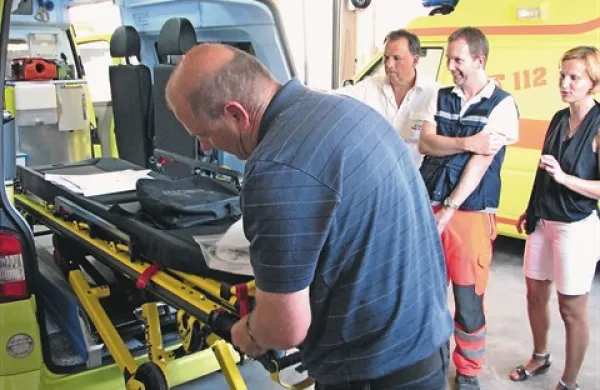 V Zdravstvenem domu Ajdovščina so se  razveselili novega reševalnega vozila