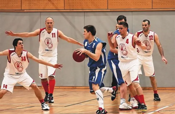 Lani sta bila nosilca igre izkušena Boštjan Grošelj (št. 12) in Tomaž Strle (11). Ta čas še ni jasno, ali bosta ostala v Ajdovščini.