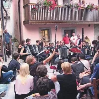 Harmonikar Aleksander Ipavec z Accordion Orchestra 4-8-8-16 