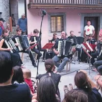 Harmonikar Aleksander Ipavec z Accordion Orchestra 4-8-8-16