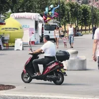 S pločnikov bi radi odstranili voznike, ki ogrožajo varnost pešcev in kršijo predpise 