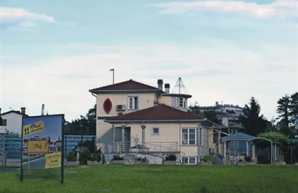 Za Bolgarko, osumljeno sodelovanja v združbi, ki se je ukvarjala s prostitucijo v novogoriški Margeriti in bližnjih hotelih ter  pranjem denarja, je sodišče razpisalo tiralico 