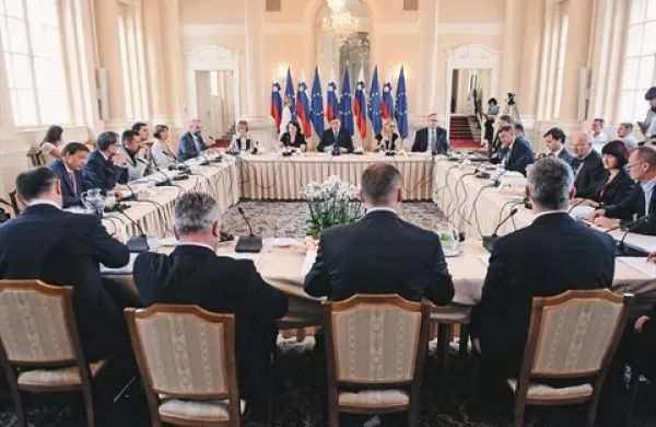 Predsednik republike Borut Pahor je posvet sklical tudi zato, da ne bi ponovili napak iz preteklosti 