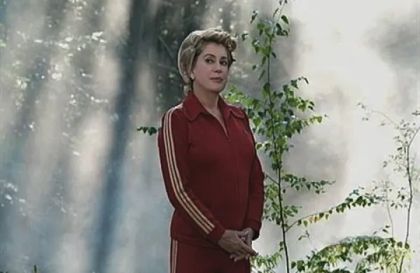 Gospodinja, Catherine Deneuve
