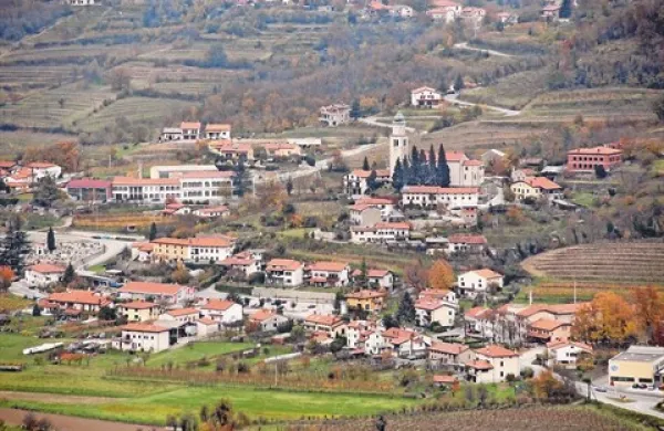 Odplake iz Branika naj bi prečiščevali od konca leta 2014 dalje. Zapletov s priklapljanjem hiš ne pričakujejo.