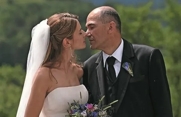 Janez Janša in Urška Bačovnik Janša sta postala v drugo starša