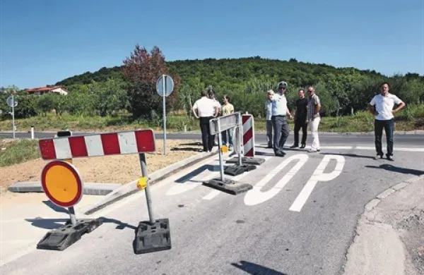 Promet po tej cesti bo poslej tekel enosmerno, v smeri iz Kopra proti Ankaranu