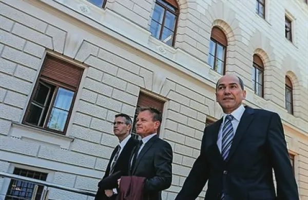 Finsko sodišče bo 8. oktobra zaslišalo tudi Janeza Janšo