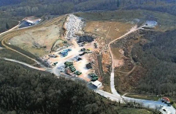 Ministrstvo za gospodarski razvoj in tehnologijo je izdalo odločbo o dodelitvi kohezijskih sredstev za projekt Regijskega centra za ravnanje z odpadki CERO Nova Gorica. Od 47 milijonov evrov, na kolikor je ocenjena vrednost projekta, bo kohezijskih