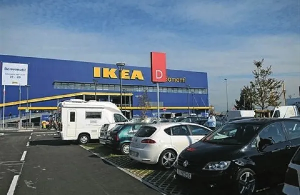Švedski proizvajalec pohištva Ikea je odpoklical dva modela otroških posteljic, saj so prejeli več poročil o polomljenih kovinskih delih posteljic, ki bi z ostrimi robovi lahko poškodovali otroke. Odpoklic posteljic Kritter in Singlar se nanaša na več