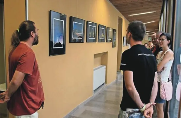 Domači fotografi v MC Hi&scaron;a mladih