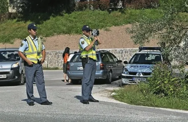 V Sloveniji in v večini evropskih držav policisti ta teden izvajajo evropsko usklajen poostren nadzor hitrosti vozil