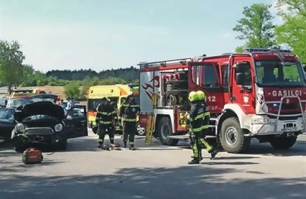 V Gradišču pri Materiji so morali pomagati tudi gasilci