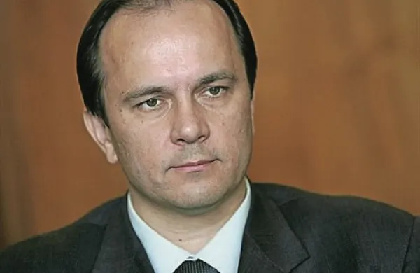 Mladina je po mnenju sodišča na nazoren način hotela prikazati, kako Branko Grims izrablja medije za svojo promocijo, “prav tako, kot je to počel dr. Göbbels”.