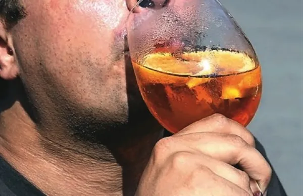 Sedem milijard kun oziroma 933 milijonov evrov davka so prijavili gostinci in trgovci