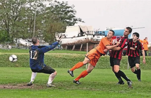 Eden ključnih mož za napredovanje AH Mas Techa je bil oranžni Elvis Šahinović.