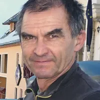 Boris  Kravanja: “Za reševanje zimske sezone je zdaj že zelo pozno. Ocenjujemo, da bomo pozimi izgubili okoli tretjino nočitev v primerjavi z leti, ko je smučišče delovalo.” 