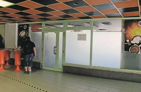 Koprski občini je na dražbi uspelo prodati  nekdanji Speed Pub v dvorani Bonifika