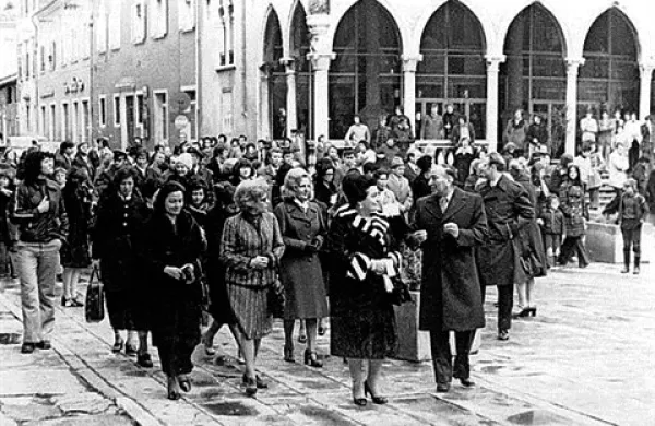Jovanka Broz na obisku v Kopru leta 1975