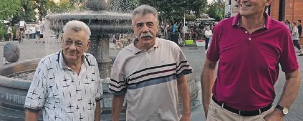 Ob trenerju Žeravici sta bila pomembna člena reprezentance tudi Nikola Plečaš (v sredini) in Petar Skansi (desno)