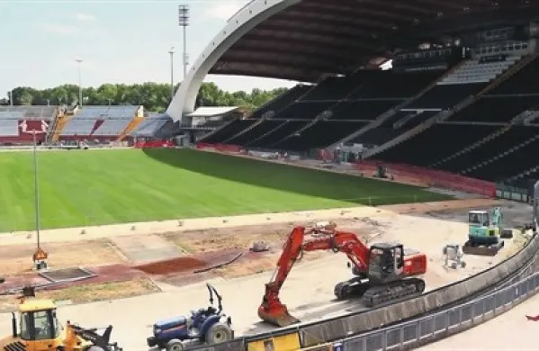 Dela na stadionu Friuli so v polnem zamahu