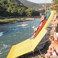 Najmlajši, ki se je v spremstvu enega najbolj izkušenih pogumno pognal s šestmetrske rampe, je imel komaj osem let